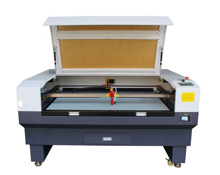 may-cat-laser-1390-1 Máy cắt laser thiệp cưới - Công nghệ hiện đại cho sản phẩm độc đáo