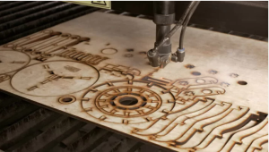 Máy laser khắc gỗ cho phép tạo ra những họa tiết nhỏ xinh xắn, tinh xảo và độc đáo với tốc độ nhanh