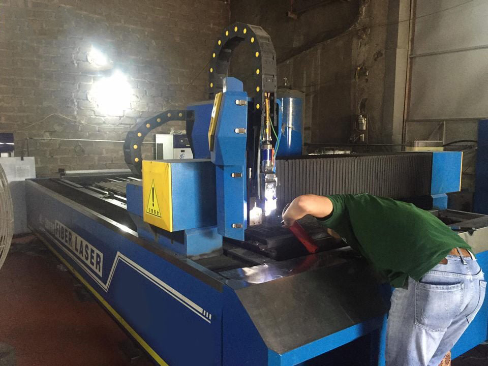 dich-vu-sua-chua-may-cat-cnc-7-1 Hướng dẫn cách bảo vệ máy khắc laser bền bỉ lâu dài