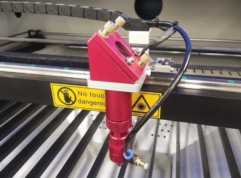 chuan-bi-va-kiem-tra-truoc-khi-chinh-tieu-cu Hướng dẫn chỉnh tiêu cự máy cắt laser đúng kỹ thuật