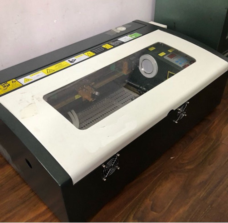 may-khac-laser-3020-1 Máy khắc laser fiber mini kim loại chính hãng giá rẻ