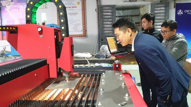 may-khac-laser-kim-loai Máy khắc laser fiber mini kim loại chính hãng giá rẻ